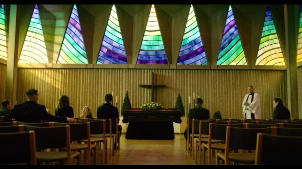 Im richtigen Licht wirkt auch eine 70er-Jahre Kirche richtig schön.