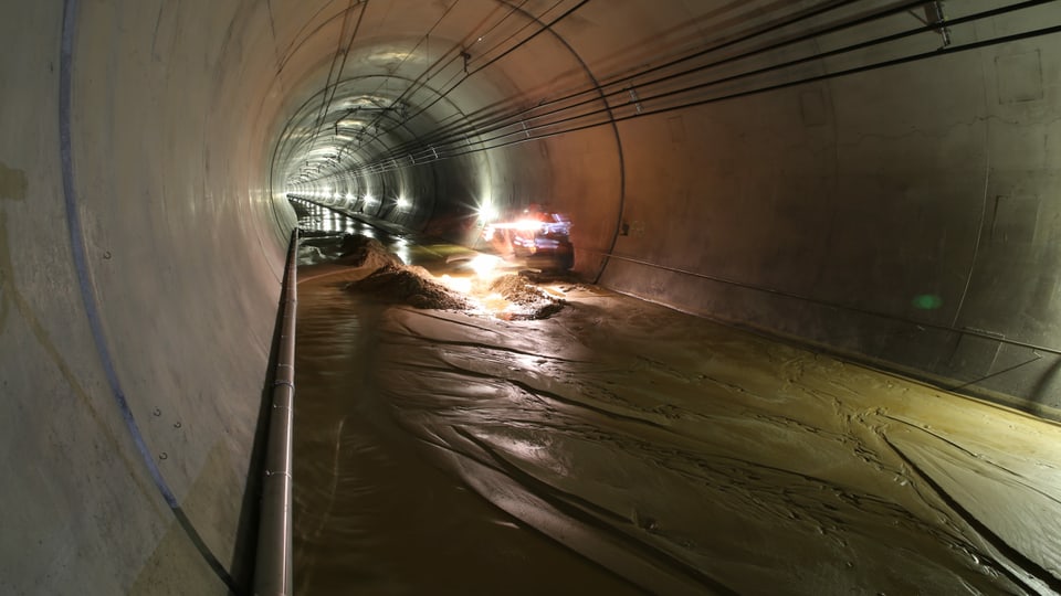 Der überschwemmte Basistunnel.