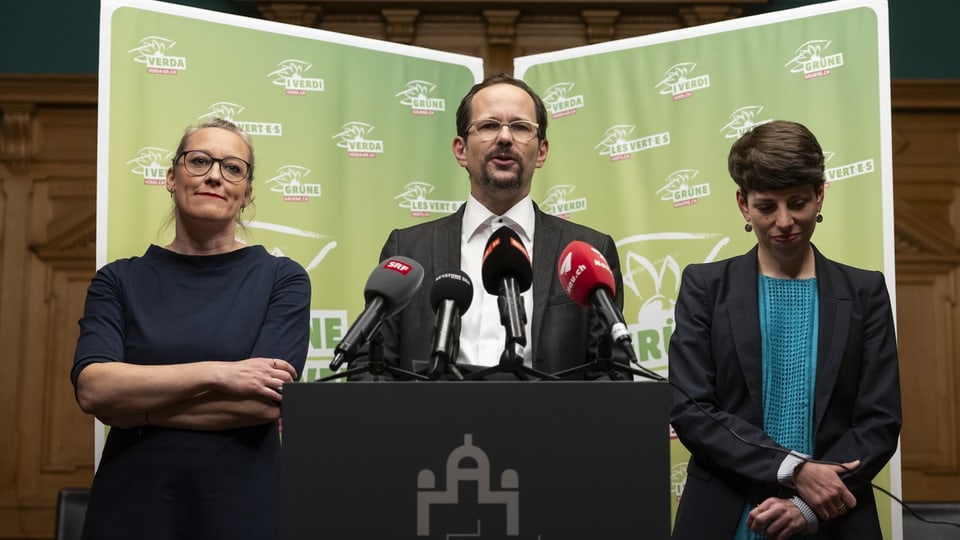 Von links:NR Aline Trede (BE), NR und Parteipräsident Balthasar Glättli (ZH) und Lisa Mazzone, SR/GE