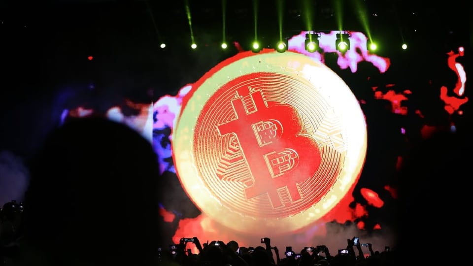 Bitcoins in einer Lichtshow
