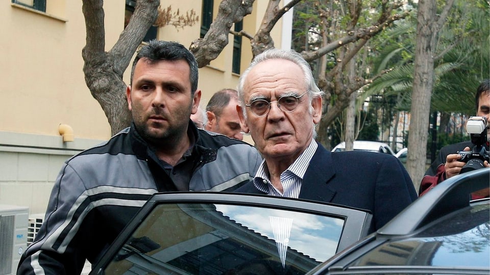 Tsochatzopoulos bei seiner Verhaftung 2012.