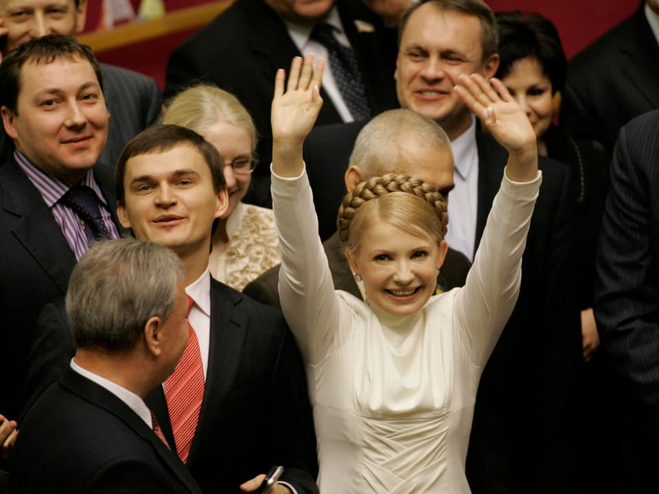 Timoschenko jubelt nach ihrer erneuten Wahl zur Ministerpräsidentin