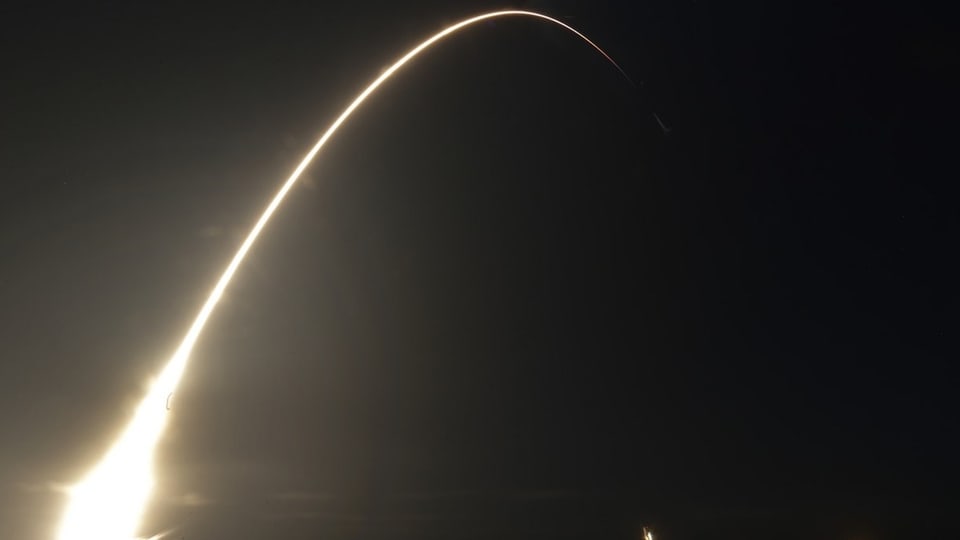 Die Rakete vom Typ Falcon 9 hob vom Weltraumbahnhof Cape Canaveral ab. 