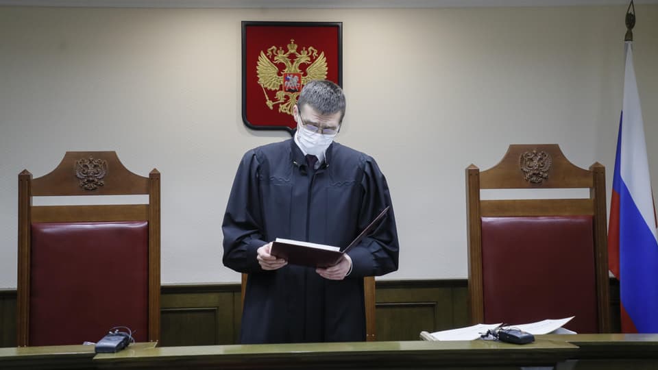 Richter Oleg Nefedov gab die Entscheidung bekannt.