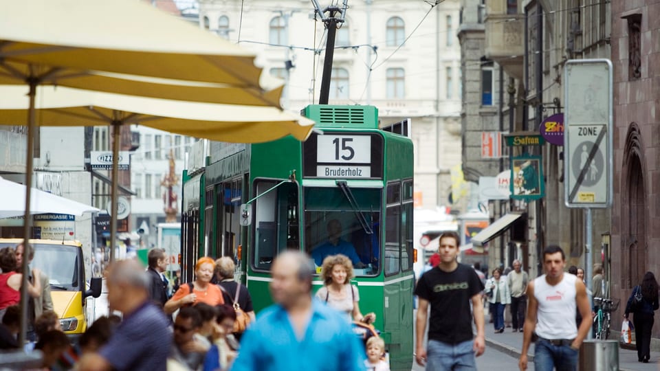 Tram n der Basler Innenstadt