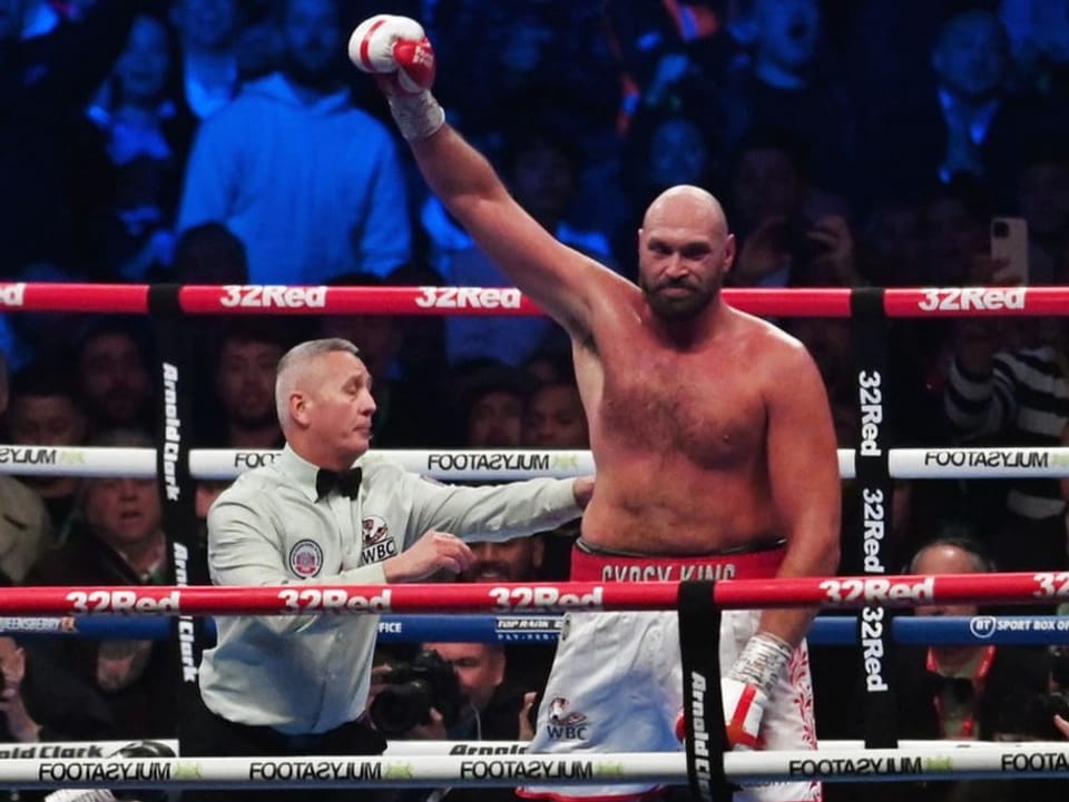Lässt sich feiern Tyson Fury.