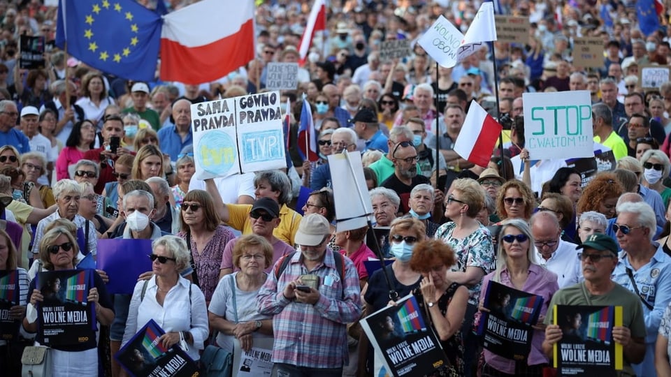 Demonstranten gegen das neue Mediengesetz.