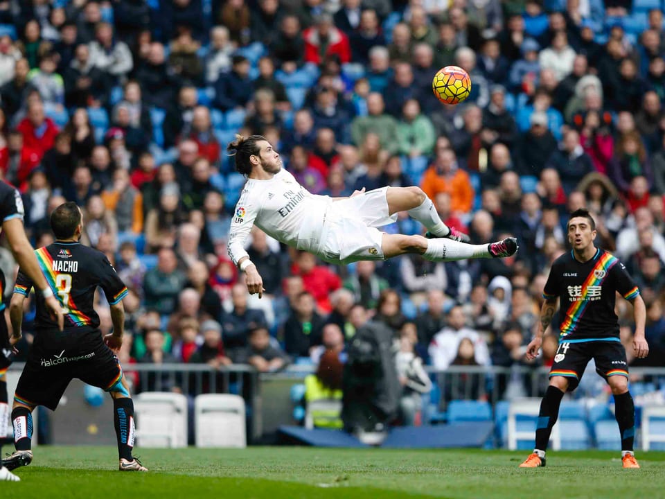 Gareth Bale mit einem Seitfallzieher