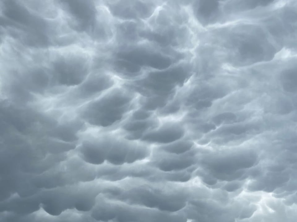 Breitenbach/SO Sogenannte Mammatuswolken