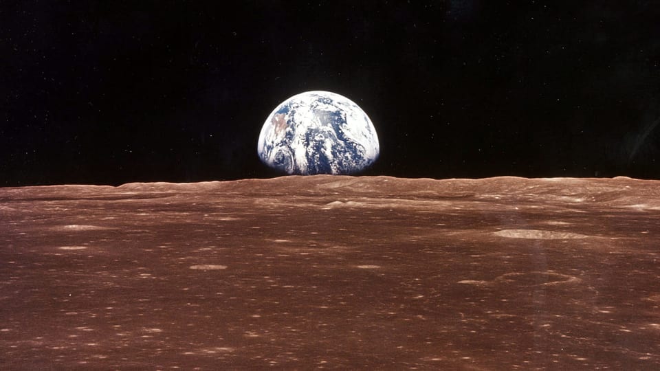Mond und Erde.