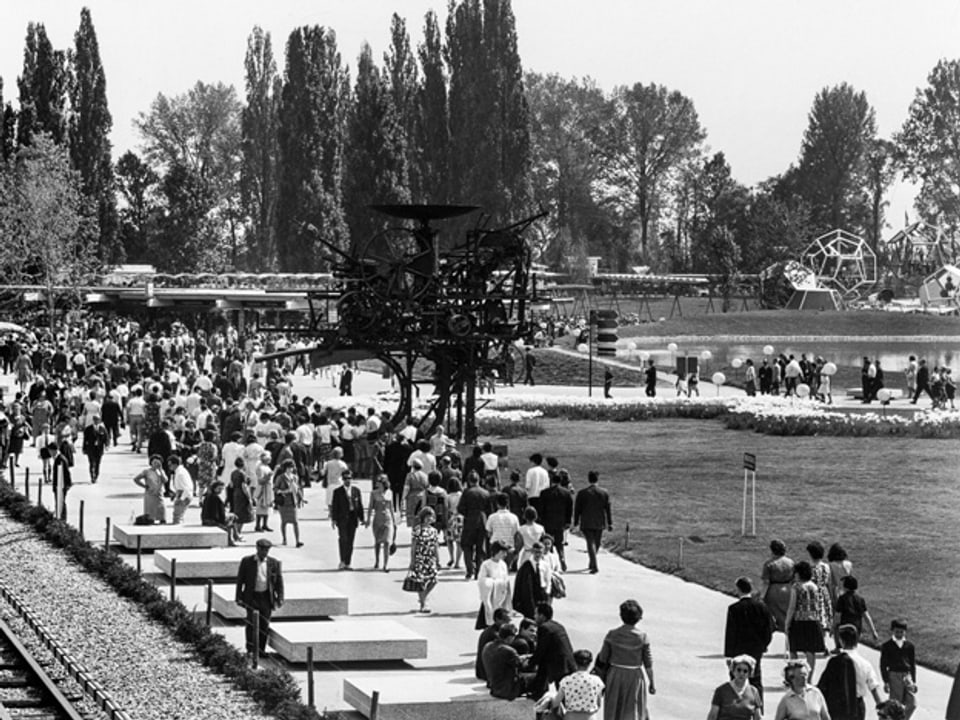 Besucher an der Expo 64 in Lausanne, aufgenommen im Sommer 1964. 