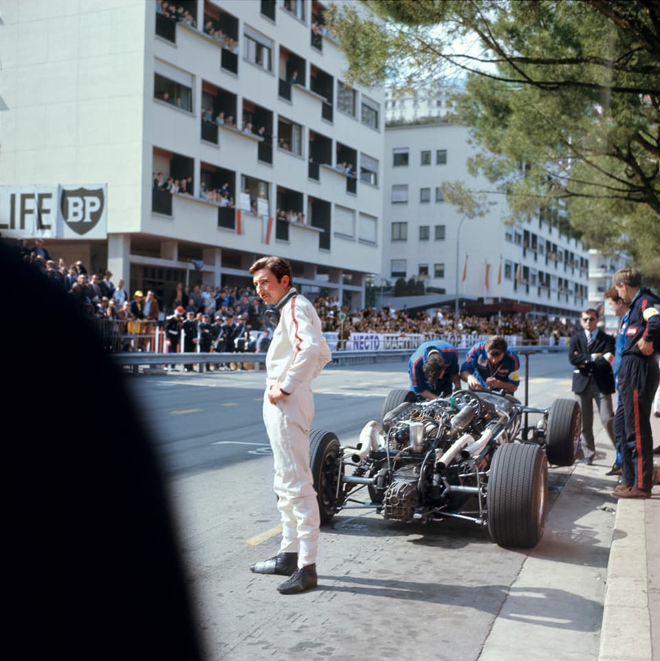 Der Schweizer Rennfahrer Joseph «Jo» Siffert in der Boxenstrasse am Formel 1 Grand Prix von Monaco, Monte Carlo, 10. Mai 1970.