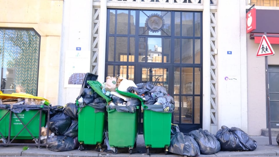 In Paris türmen sich die Abfallberge