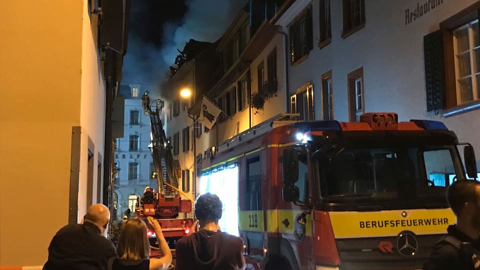 Löscheinsatz der Feuerwehr in der Rheingasse. 