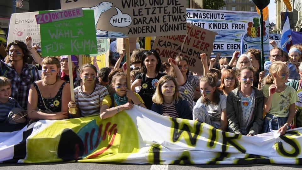 Kinder und Jugendliche an der Klimademonstration in Bern.