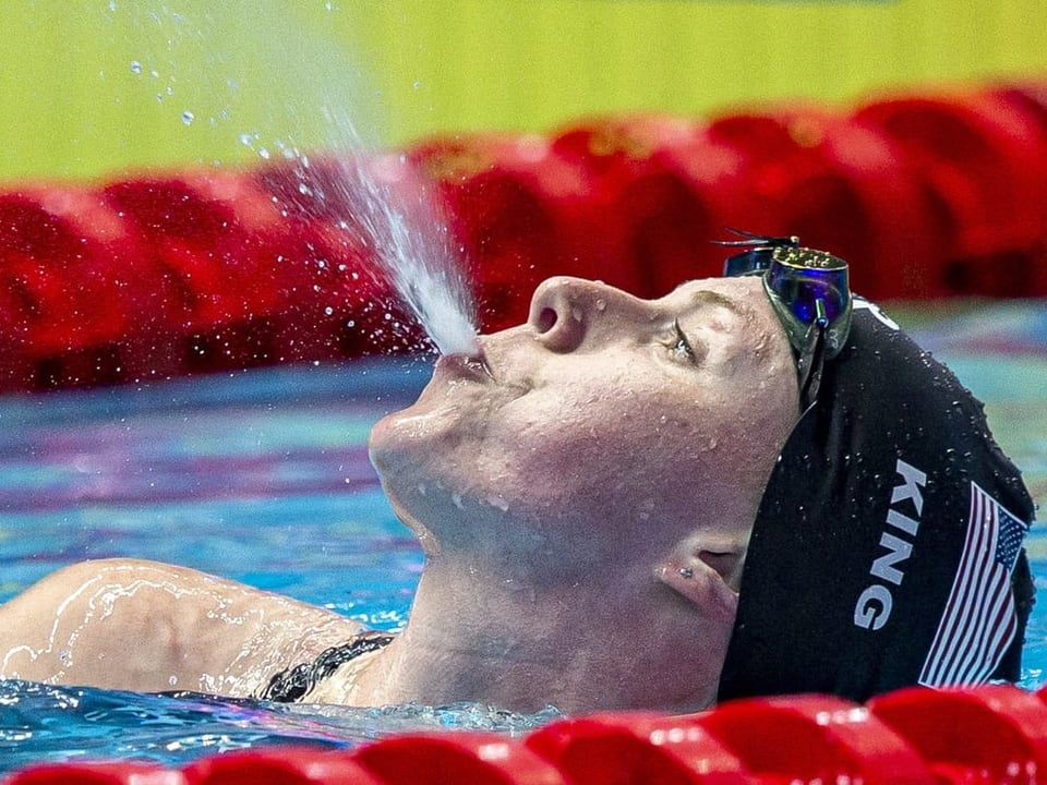 Spucken: Zu viel Wasser im Mund ist bei dieser Athletin nicht gewünscht.