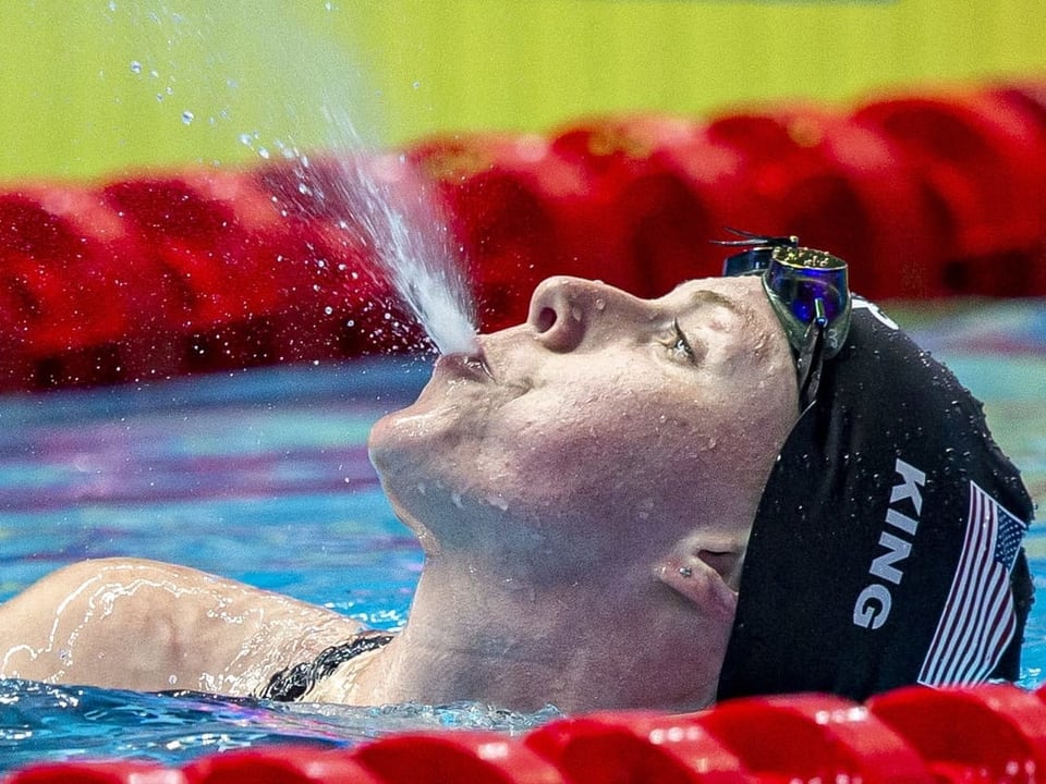Spucken Spucken: Zu viel Wasser im Mund ist bei dieser Athletin nicht gewünscht.