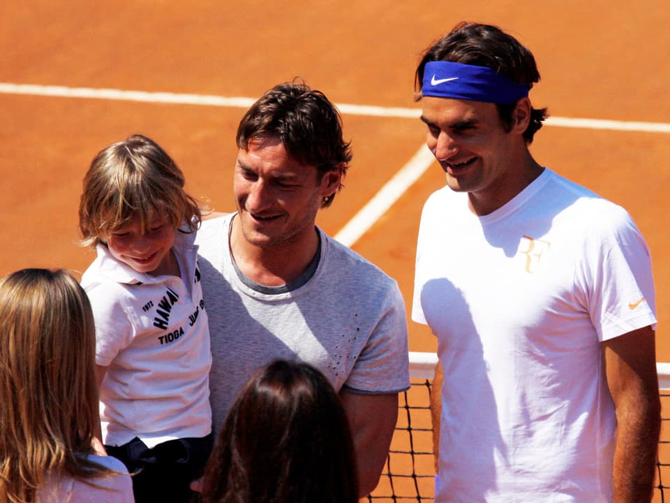 Roger Federer und Francesco Totti in Rom. 