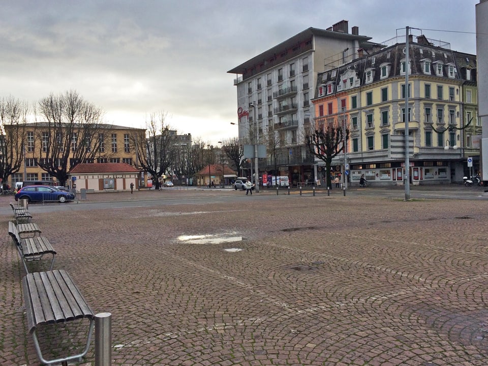 Der leere Neumarktplatz in Biel.