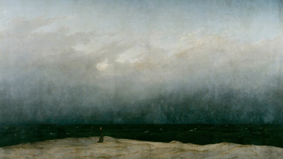 Gemälde einer kargen Küste mit dem Blick auf das dunkle und düstere Meer. Links steht eine kleine Figur.