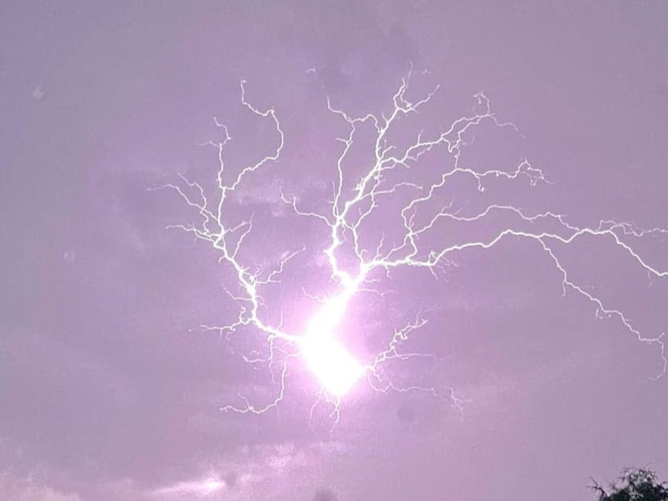 Fimmelsberg/TG Wunderschöne Blitze erleuchteten den Nachthimmel im Thurgau