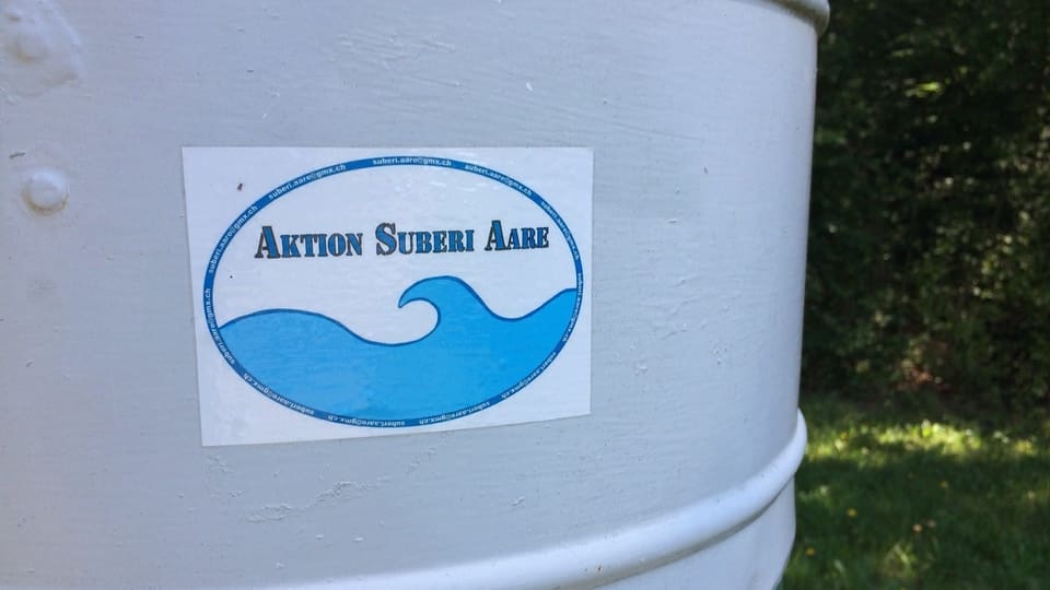 Aufkleber an der Aare