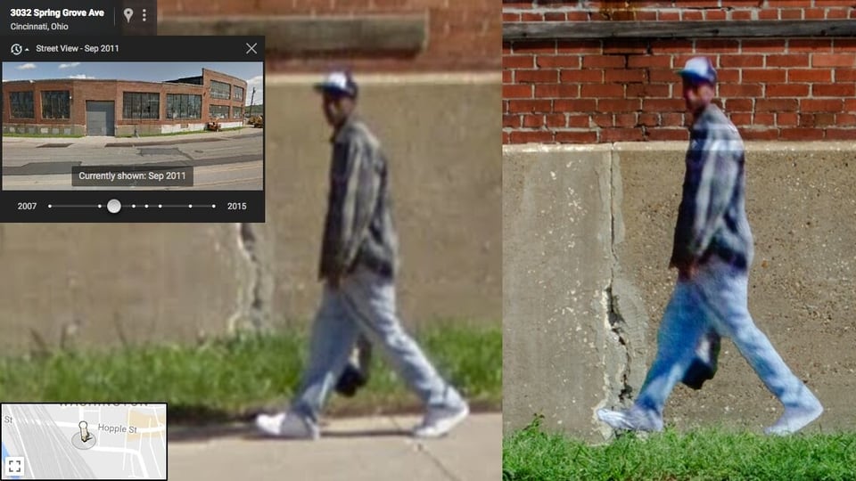 Ein Mann geht einer Wand entlang. Links ist er auf Google Maps zu sehen. Rechts ist ein Foto, das eine Papierfigur von ihm zeigt.
