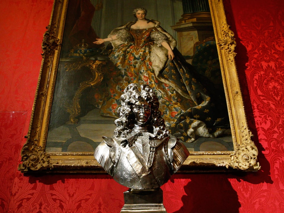 Eine Büste von Jeff Koons in Versailles.
