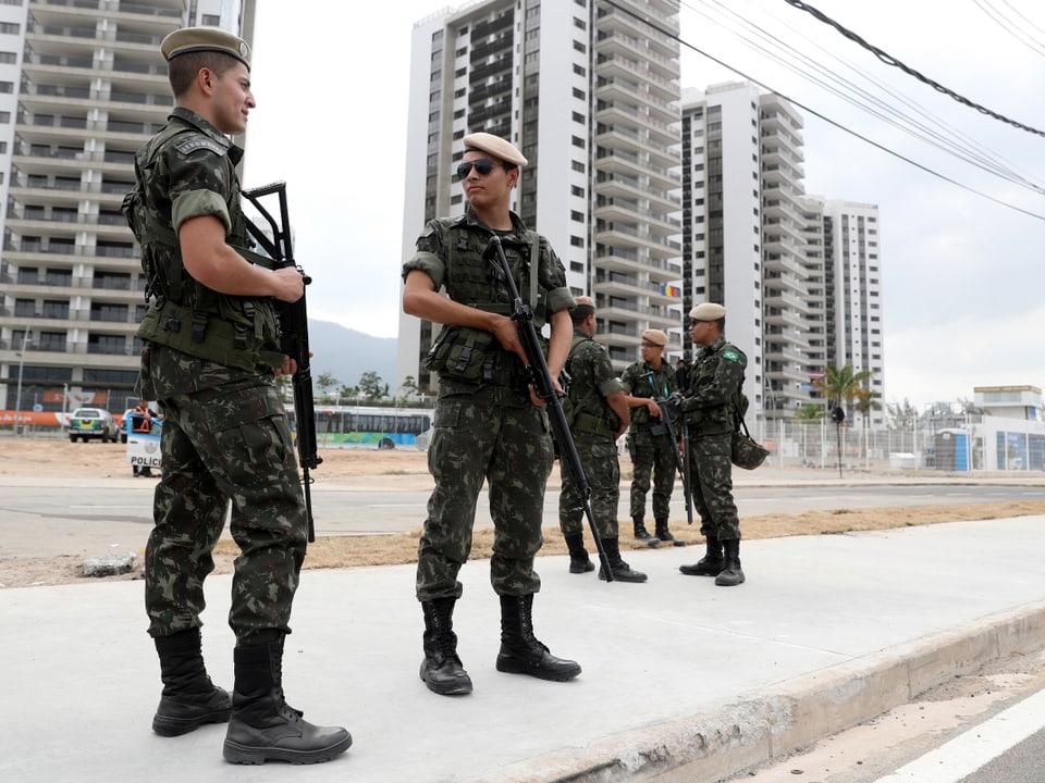 Das Militär in Rio. 