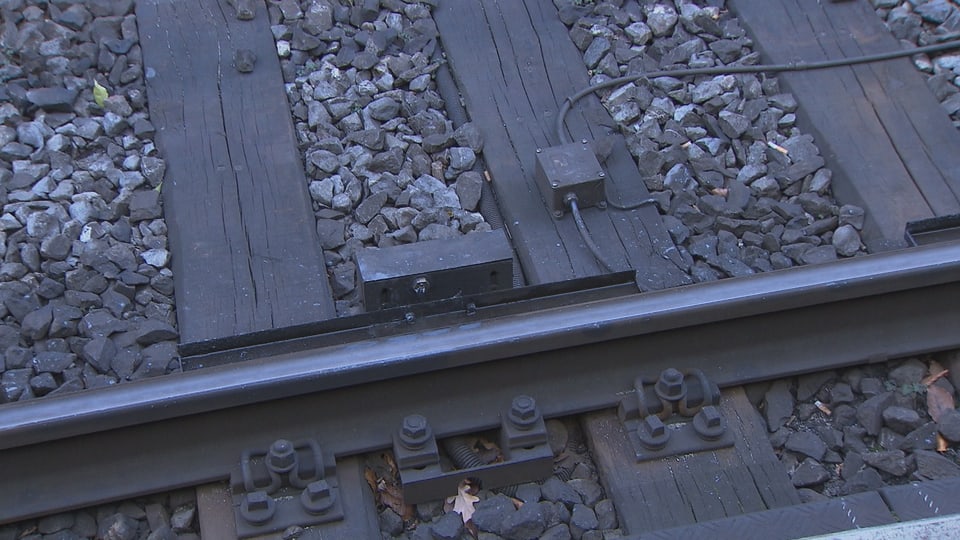 Stationäre Gleisschmieranlage Bahnhof Stadelhofen: Gleise mit Schmieranlage