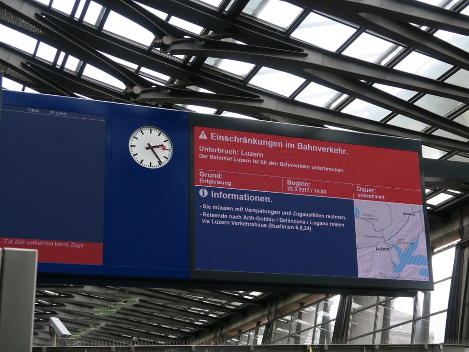 Anzeigetafel im Bahnhof Luzern