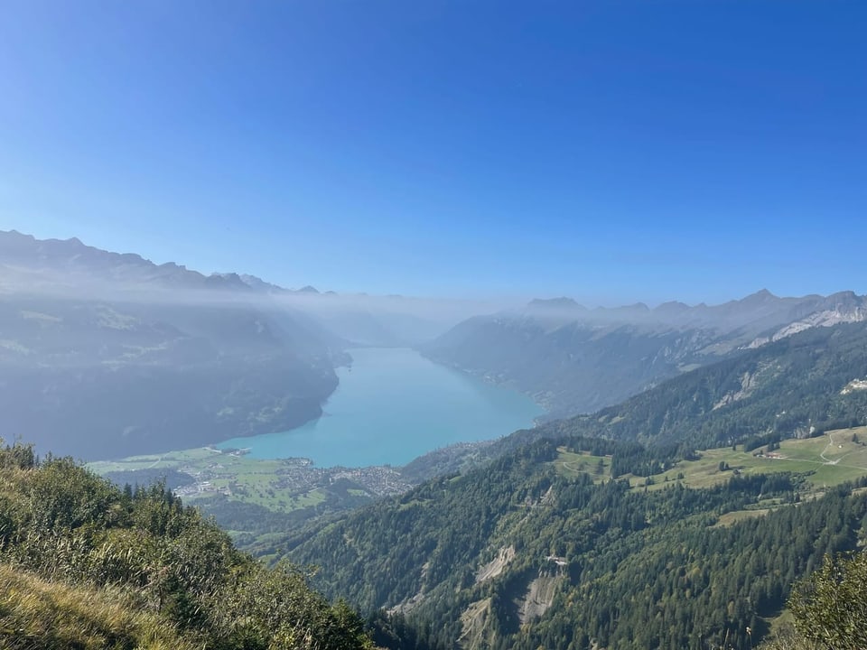 Brünigpass/BE Dunstschicht über See