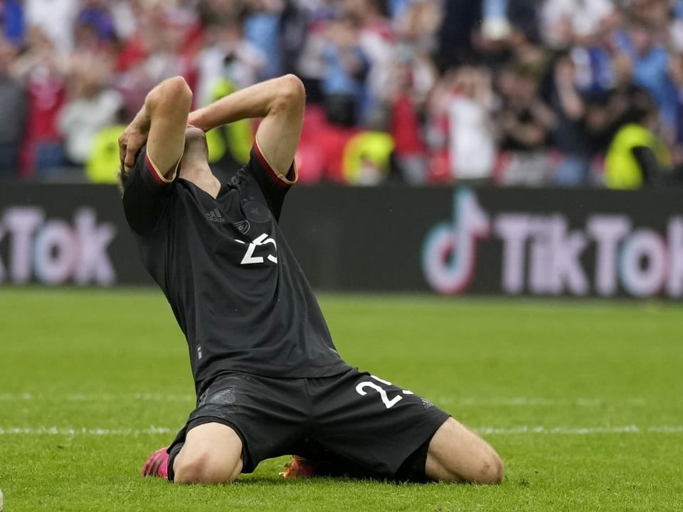 Kann es nicht fassen Fussballer.