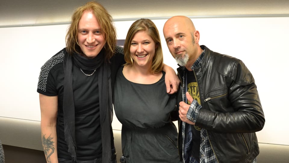 Sänger Nic Maeder (links) und Gitarrist Freddy Scherer im SRF 3 Studio. 