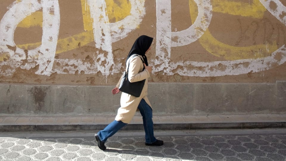 Iran kontrolliert Kopftuchpflicht mit Kameras