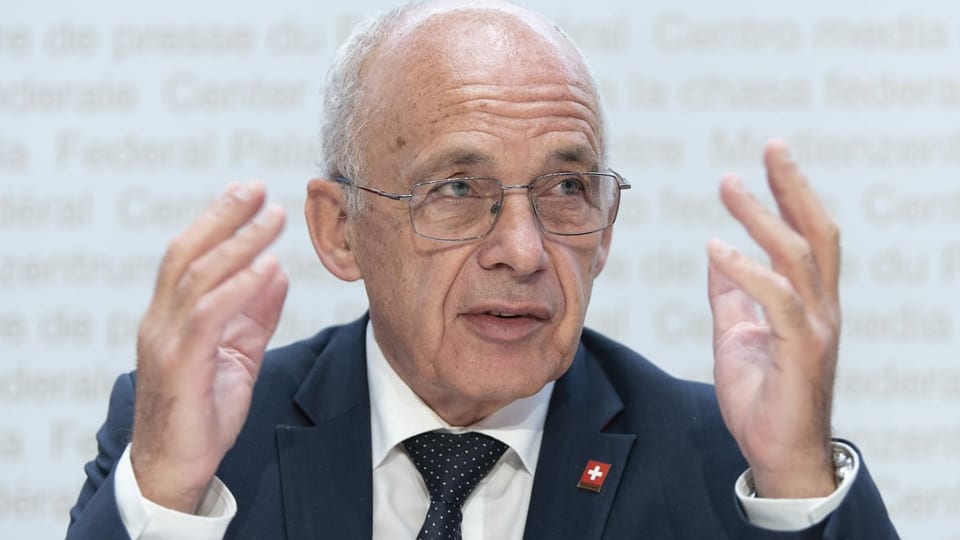 Bundesrat Ueli Maurer an der heutigen Presssekonferenz.