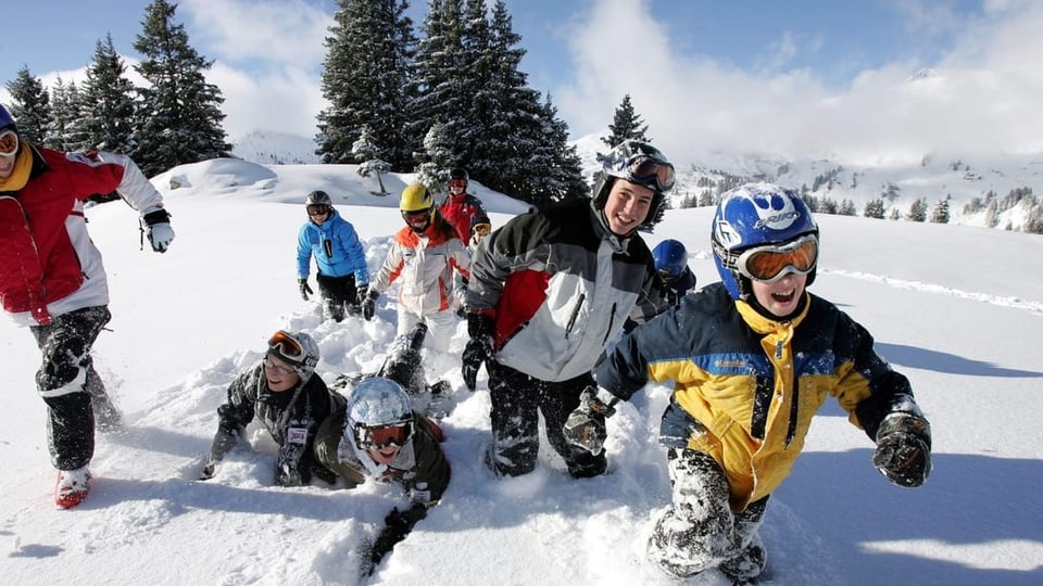 children in the snow