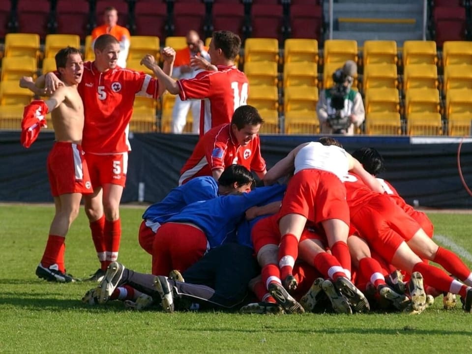 Bejubelte vor 20 Jahren einen historischen Triumph Die Schweizer U17-Nati jubelt