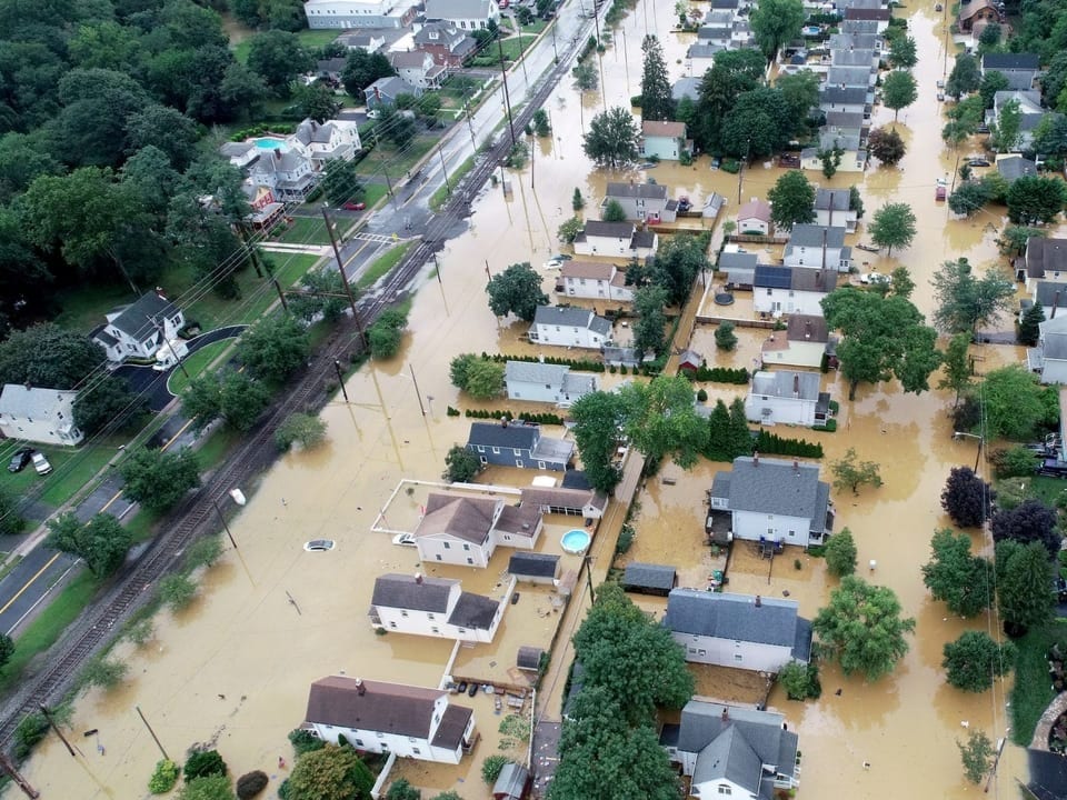 Überflutete Häusere in  Helmetta, im Bundesstaat New Jersey.