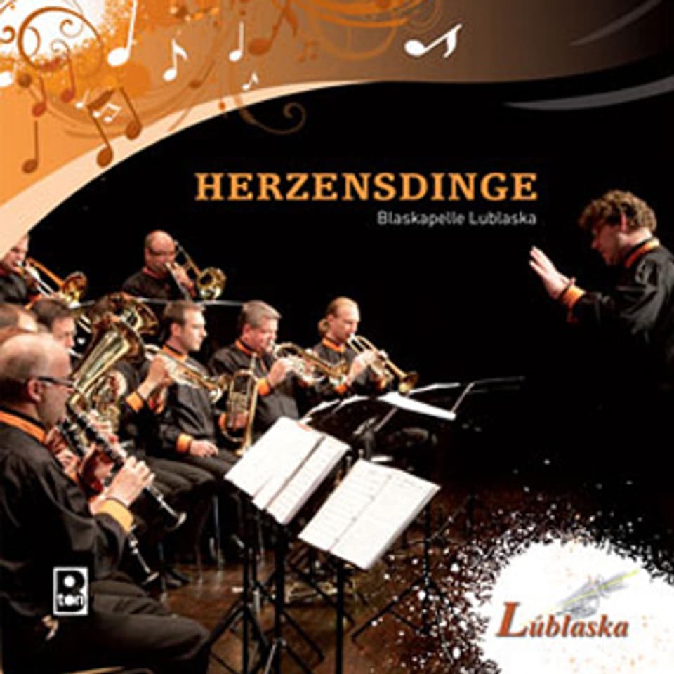 Lublanska bei einer Konzertaufnahme auf dem CD-Cover zu ihrem aktuellen Album «Herzensdinge».