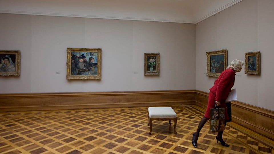 Besucherin im Museum Oskar Reinhart.