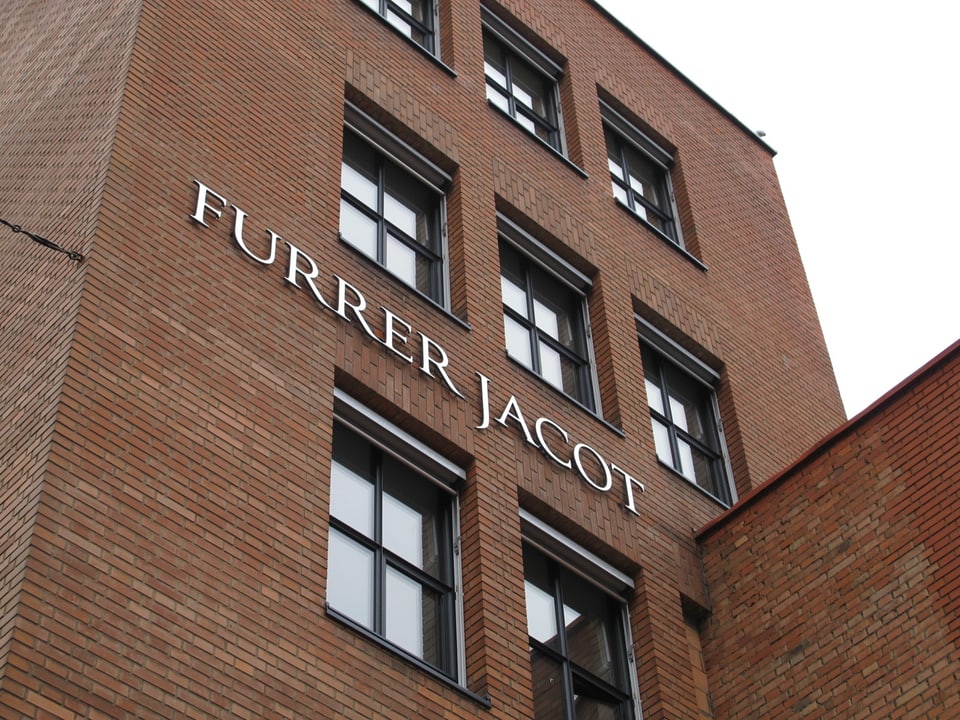 Schriftzug von Furrer-Jacot am neuen Hauptsitz im Schaffhauser Mühlental.