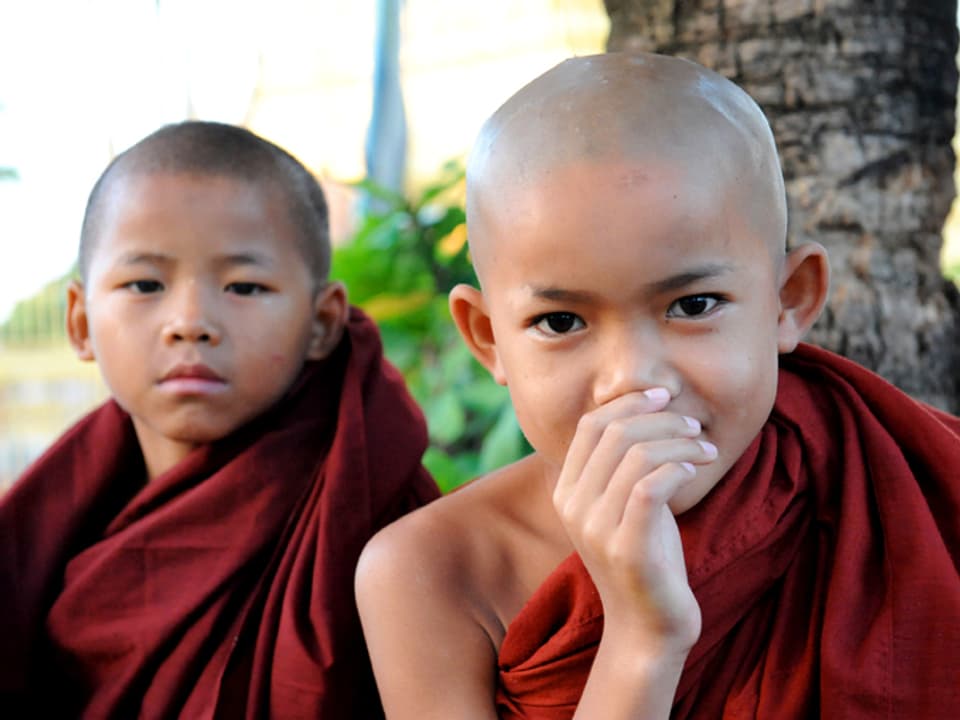 Zwei junge Mönche.