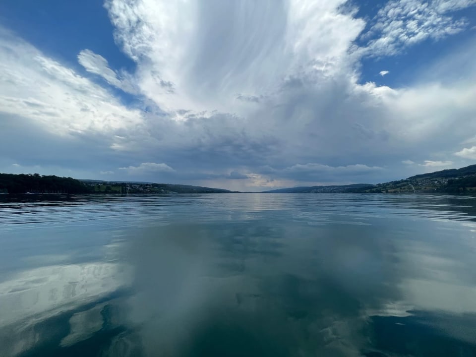 Gewitterzelle über dem Hallwilersee