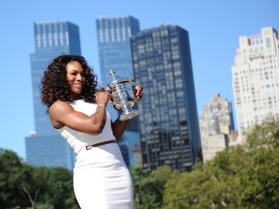 Serena Williams vor der New Yorker Skyline.