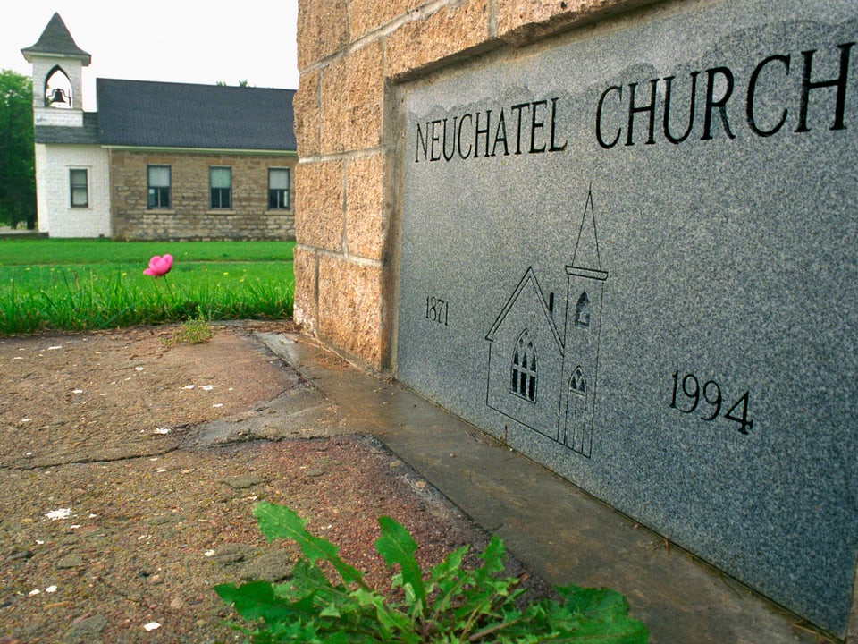 Kirchenbeschriftung Neuchatel Church in Kansas.
