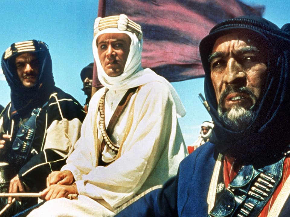 Omar Sharif (links), Peter O'Toole (Mitte) und Anthony Quinn (rechts) in einer Szene aus «Lawrence von Arabien»