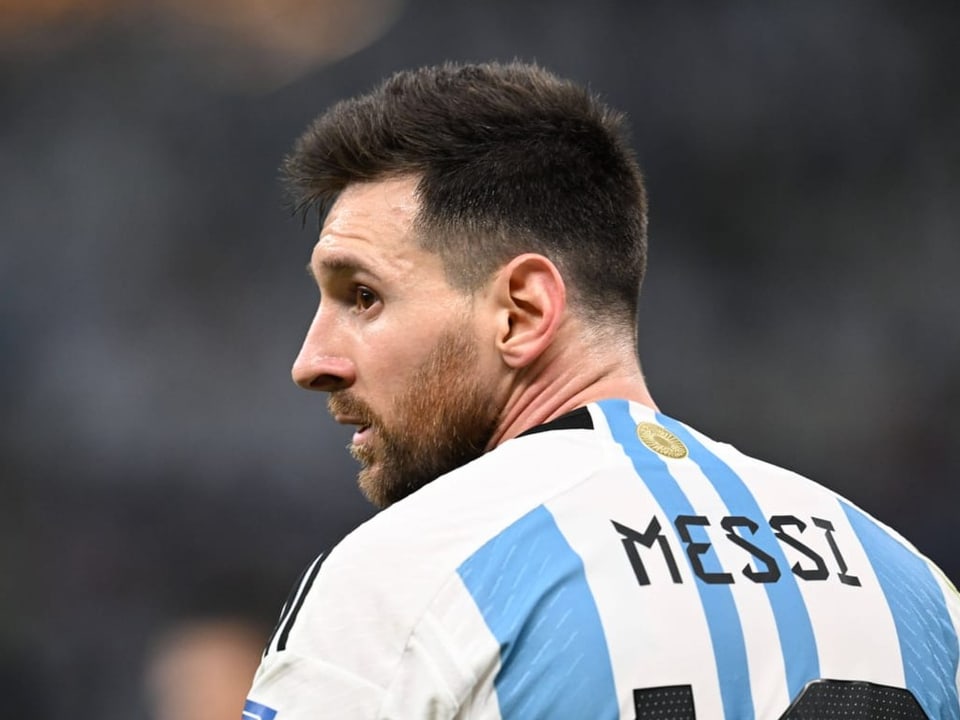 Lionel Messis Argentinien steht die schwierige Aufgabe gegen Polen bevor.