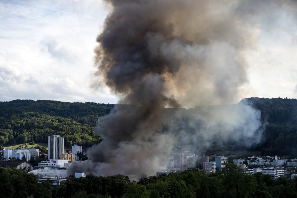 Column of smoke near Spreitenbach