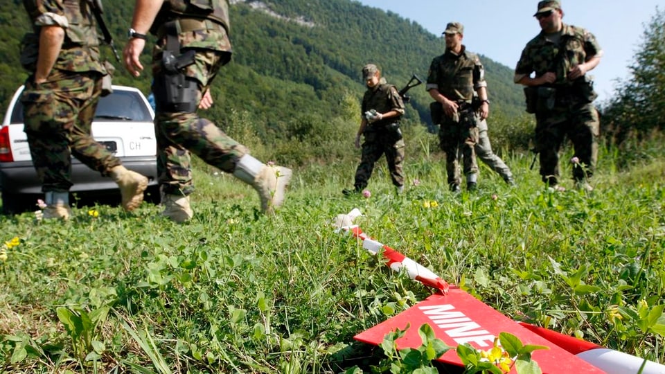 Swissint-Soldaten während einer Ausbildung für Swisscoy-Soldaten.
